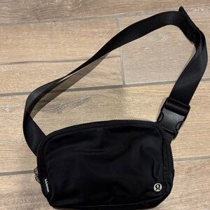 lululemon athletica Men's Black Belt Bag